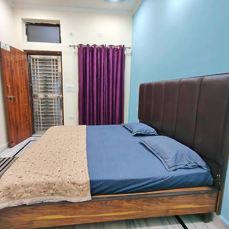 Deepak Homestay Rishīkesh Exteriör bild